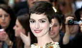 Anne Hathaway se mărită într-o rochie semnată Valentino