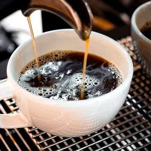 Două condimente naturale care îți protejează inima și reduce inflamația din corp. Se potrivesc perfect în cafea