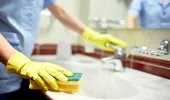 Oțetul poate curăța aproape toată baia. Cum îl folosești corect și ce suprafețe trebuie evitate