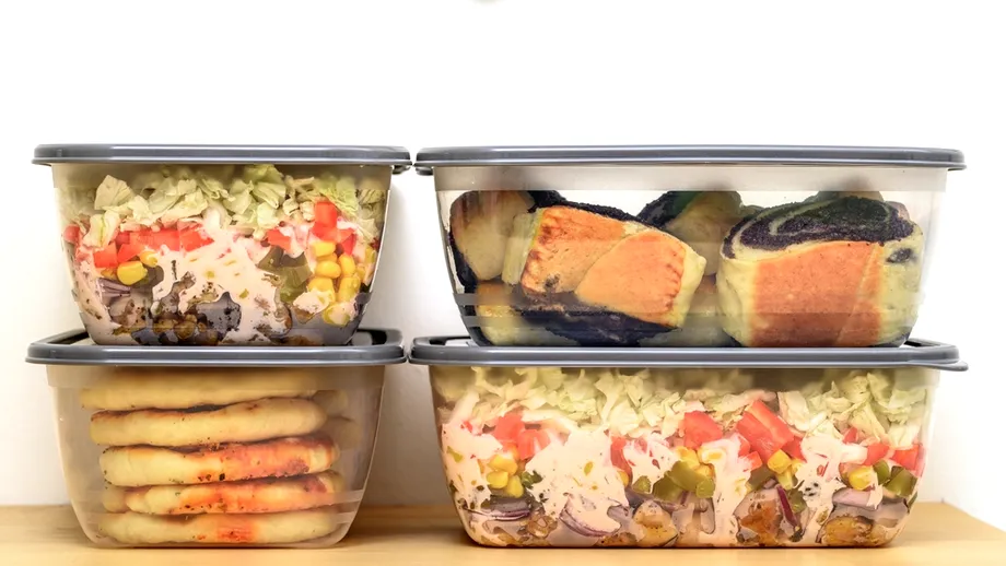 Alimentele care nu ar trebui păstrate niciodată în caserole de plastic