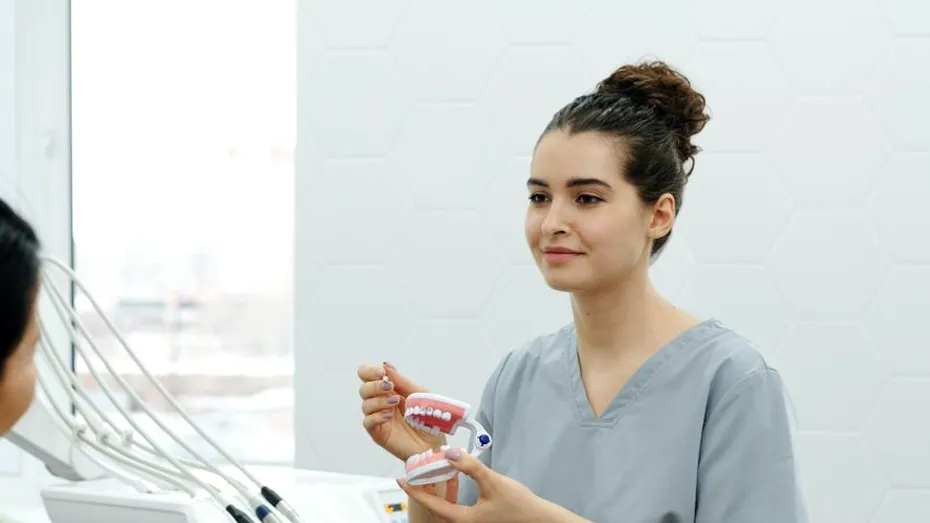 4 sfaturi prețioase de la medicii stomatologi