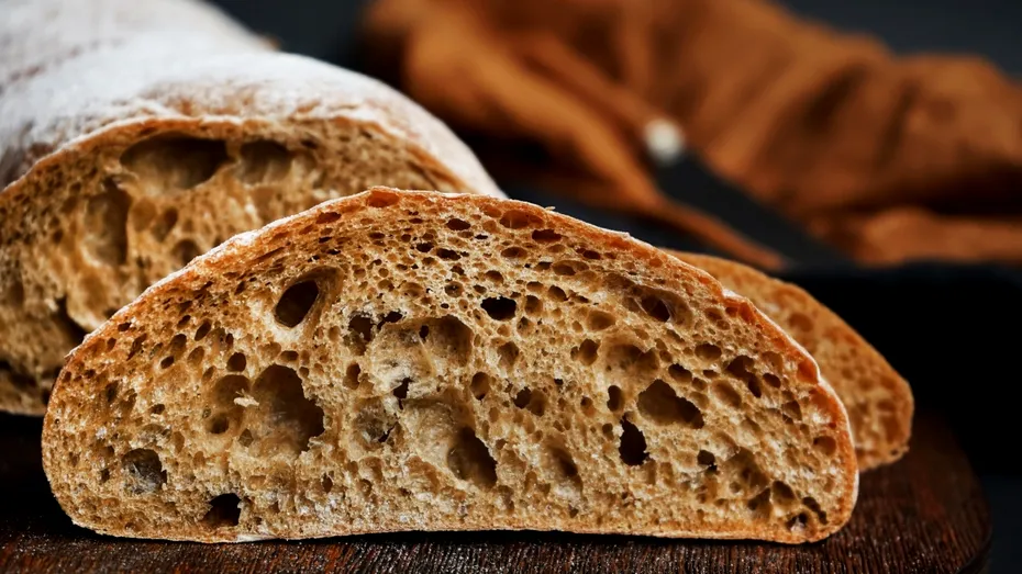 Pâinea care te ajută să slăbești și să reduci colesterolul. E permisă în dietă