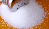 Dr. Dan Gaiţă: „Aproape 80% din sarea pe care o mâncăm ne este pusă în farfurie de industrie”