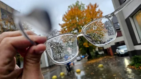 Ar putea apa de ploaie să provoace infecții oculare?
