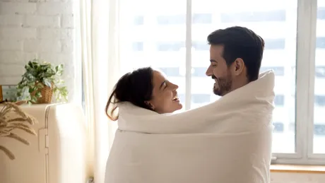 Este în regulă să ieși cu fostul iubit al celei mai bune prietene? Riscurile pe care ți le asumi