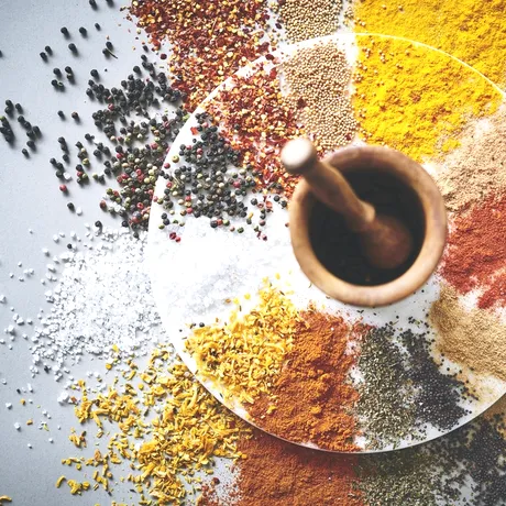 Condimentul SECRET din bucătăria bunicii. Cum faci vegeta naturală acasă