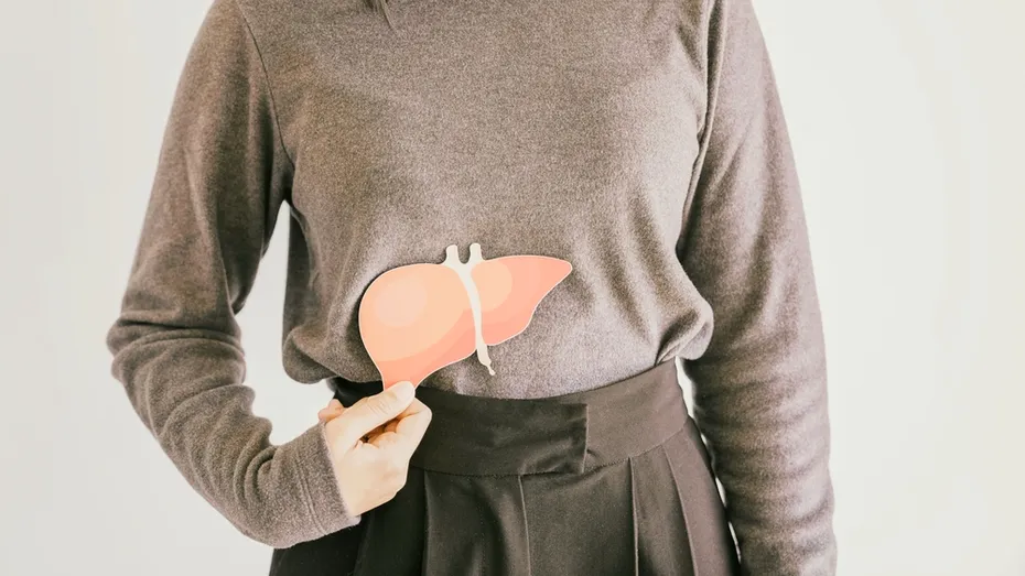 Legătura mai puțin știută dintre sindromul ovarelor polichistice și ficat. Cum este afectat hormonal și metabolic