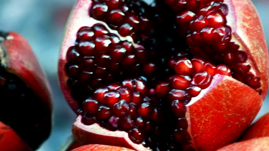 Cum să desfaci semințele de rodie fără să te chinui și în doar 5 minute