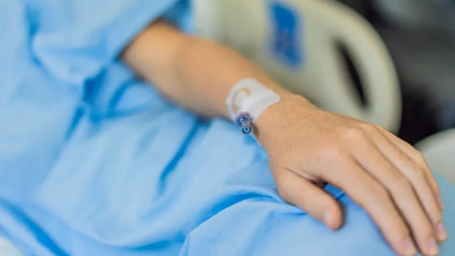 O tânără de 23 de ani a murit după ce a refuzat chimioterapia. Medicii i-au zis că va supraviețui, dar mama ei nu a acceptat tratamentul fiicei sale