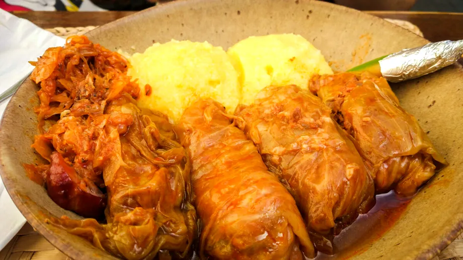 Cât se fierb sarmalele, de fapt. Regula de aur pentru un preparat tradițional reușit