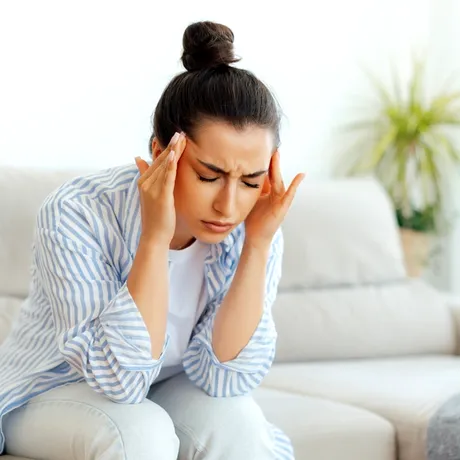Te doare capul? Trucul simplu recomandat de un neurolog care poate acționa în doar 15 minute