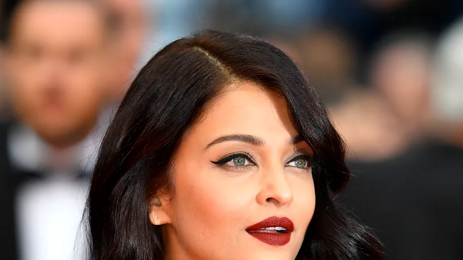 Cea mai frumoasă femeie din lume, infectată cu COVID-19. Toată familia a luat virusul