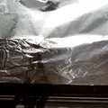 Cum poți transforma o banală folie de aluminiu în aer condiționat. Soluția pare desprinsă din altă epocă, dar funcționează