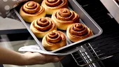 Rețeta pentru cinnamon rolls cu doar 5 ingrediente și fără frământare