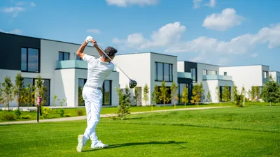 Ozkan Baykal, instructor profesionist de golf: „Golf-ul este una dintre cele mai complete activități pentru sănătatea fizică și mintală” / EXCLUSIV