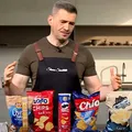 Din ce sunt făcute, de fapt, chips-urile din supermarket? Dragoș Pătraru a dat verdictul: „Ne fac rău și ne țin dependeți”