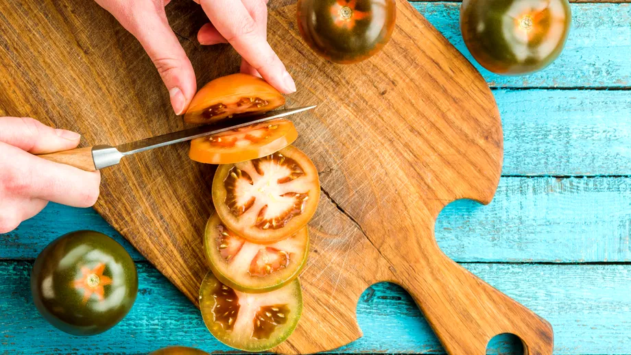 Cu ce cuțit trebuie să tai roșiile, de fapt, să ai felii perfecte
