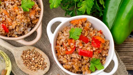 Cu ce să înlocuiești orezul în dietă. Alimentul care ține glicemia sub control, este ușor de digerat și nu conține gluten