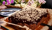 Desertul care se separă în trei straturi diferite în timp ce se coace. Cum să prepari prăjitura Magic Cake