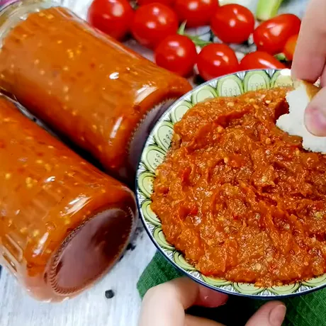Cât ulei se pune în zacusca cu vinete? O simplă greșeală îți poate strica tot preparatul