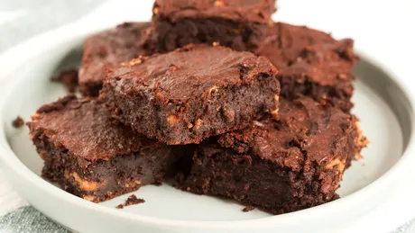 Negresă de post delicioasă din 3 ingrediente. Nu conține făină, nici zahăr!