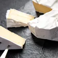 Alertă alimentară: brânză Brie retrasă de la METRO după depistarea bacteriei Listeria. Ce lot trebuie verificat