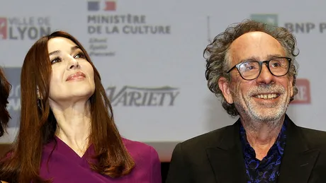 Regizorul Tim Burton, noul iubit al frumoasei Monica Bellucci. Nu m-am simţit niciodată atât de iubit