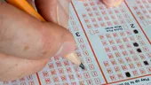 Un bărbat care a câștigat 6 milioane de euro la Loto s-a întors la fostul său loc de muncă. Motivul pentru care a luat această decizie