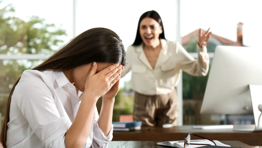 8 obiceiuri inconștiente prin care riști să atragi oameni toxici în viața ta fără să-ți dai seama