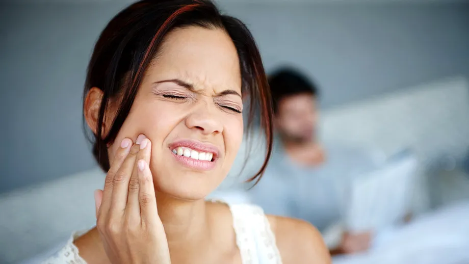 Adevărul despre expresia „te trage curentul”, la români. Afecțiunea din spatele „curentului”