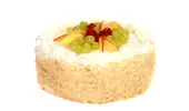 Cum prepari tortul copilăriei, desertul delicios pe care să-l încerci. Rețeta simplă care îmbină blatul pufos, fructele și crema de smântână