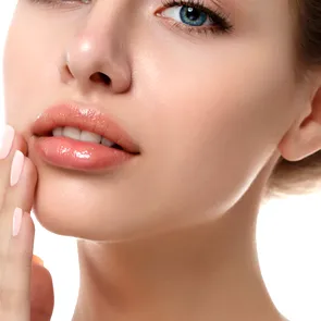 Buze mai hidratate, trăsături mai ferme: protocolul Dr. Amalia Anghel pentru sezonul rece