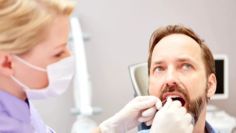 13 mituri despre parodontoză cu Dr. Catrinel Banu, medic dentist specialist