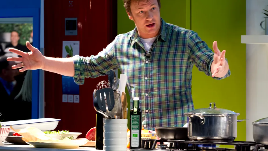 Trucul lui Jamie Oliver pentru orez pufos. E super simplu și durează doar opt minute să-l pregătești