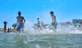 Cât costă 2 zile la mare pentru 3 adulți și un copil în 2026. Cheltuielile reale i-au surprins pe turiști / VIDEO