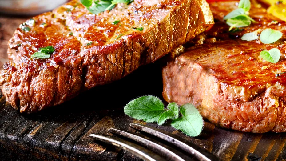 Carnea de porc: cum să o prepari gustos şi sănătos de Sărbători