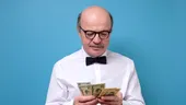 Cine va încasa a 13-a pensie! Când o primesc pensionarii din România și cine este eligibil