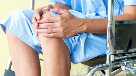 De ce nu trebuie amânată operaţia de înlocuire a articulaţiei genunchiului