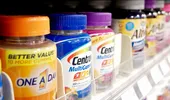 Multivitaminele pot încetini îmbătrânirea biologică, spun experții. Ce vitamine să iei, de la A la Zinc