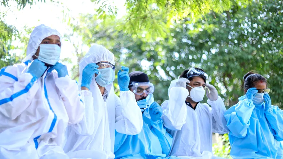 Ebola se extinde tot mai mult! OMS avertizează că numărul real al cazurilor ar putea depăși estimările oficiale