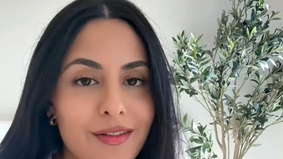 Accesoriul pe care să nu-l mai folosești la duș. Un medic avertizează: „Este plin de bacterii și mucegai”