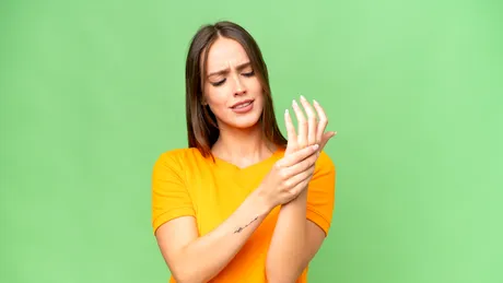 Secretul din palmele tale: cum să scapi de balonare și insomnie apăsând câteva puncte cheie