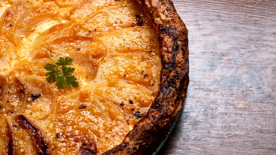 Desertul vegan care se face în 5 minute și nu conține zahăr! Cum se prepară plăcinta cu ananas și cocos