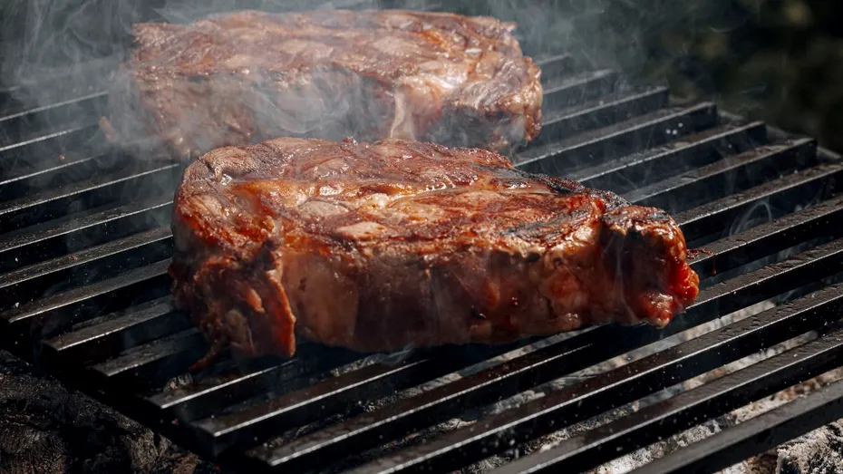 Cea mai periculoasă carne din lume! E nelipsită de pe grătarele românilor