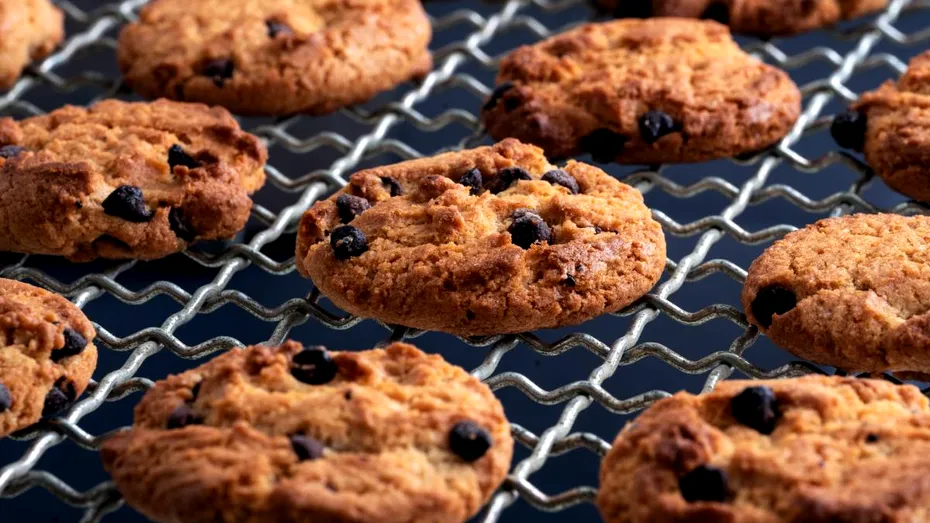 Cum pot fi salvate prăjiturile prea coapte sau aproape arse. Trucul care te ajută să nu refaci compoziția