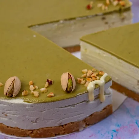 Rețetă cheesecake cu fistic. Desertul cremos și incredibil de ușor de făcut