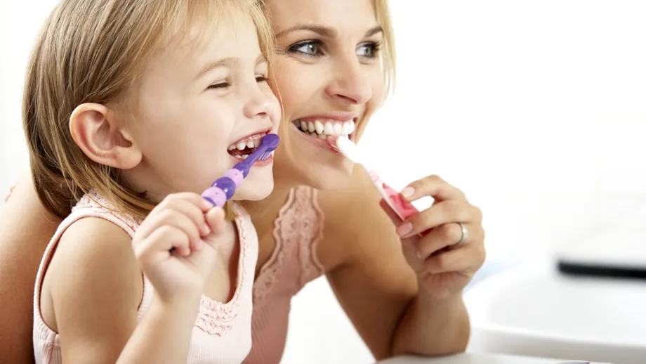 Un medic dentist îți spune când nu ar trebui niciodată să te speli pe dinți!