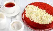 Rețetă tort de catifea roșie (Red Velvet) – un desert fabulos pentru masa de Crăciun sau Revelion