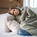 După echinocțiu, organismul intră într-un nou ritm. De ce apar oboseala, somnolența și problemele cu somnul toamna