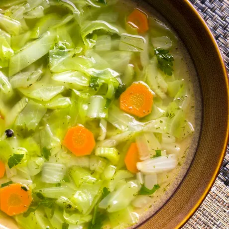Dieta cu supă de varză – scapă de kilogramele nedorite în 7 zile!